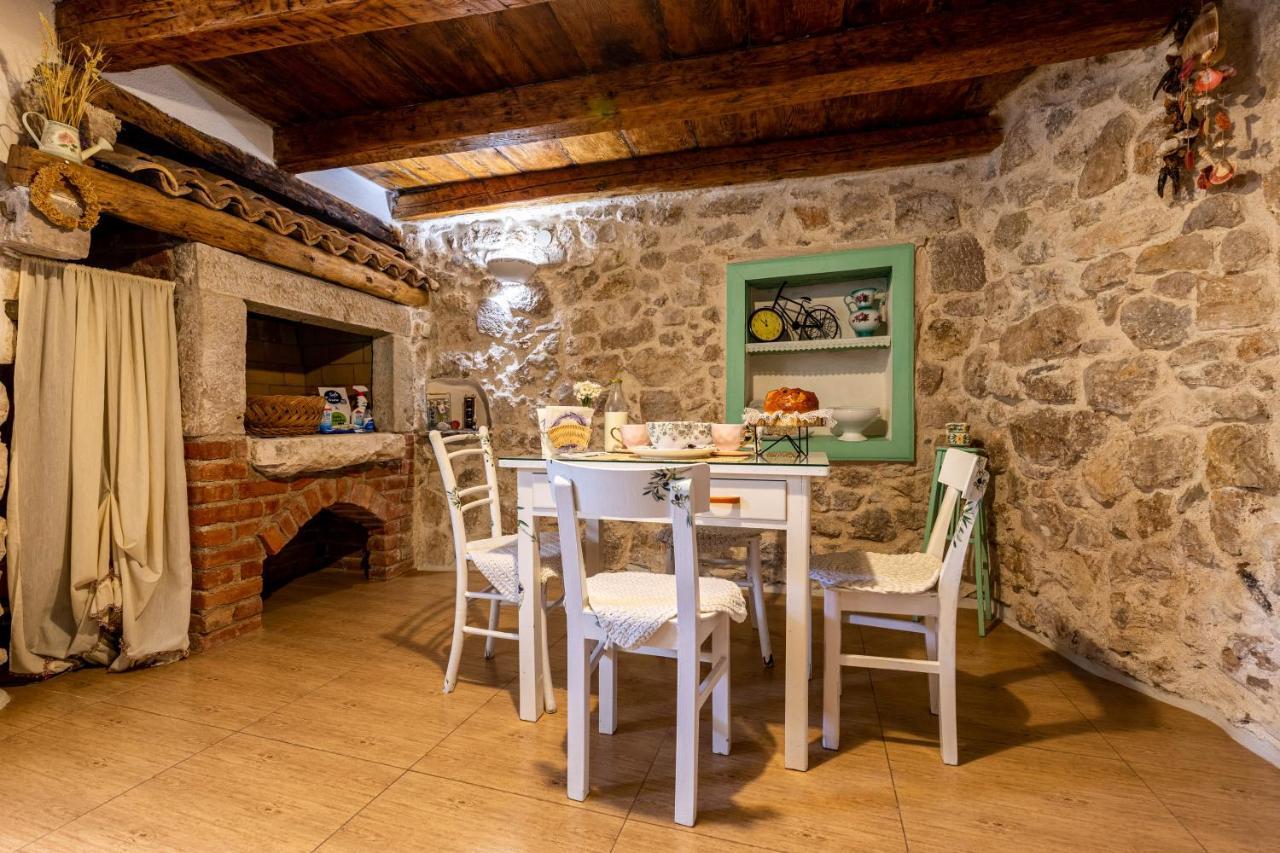 Parona Holiday Home Vrbnik Exterior foto